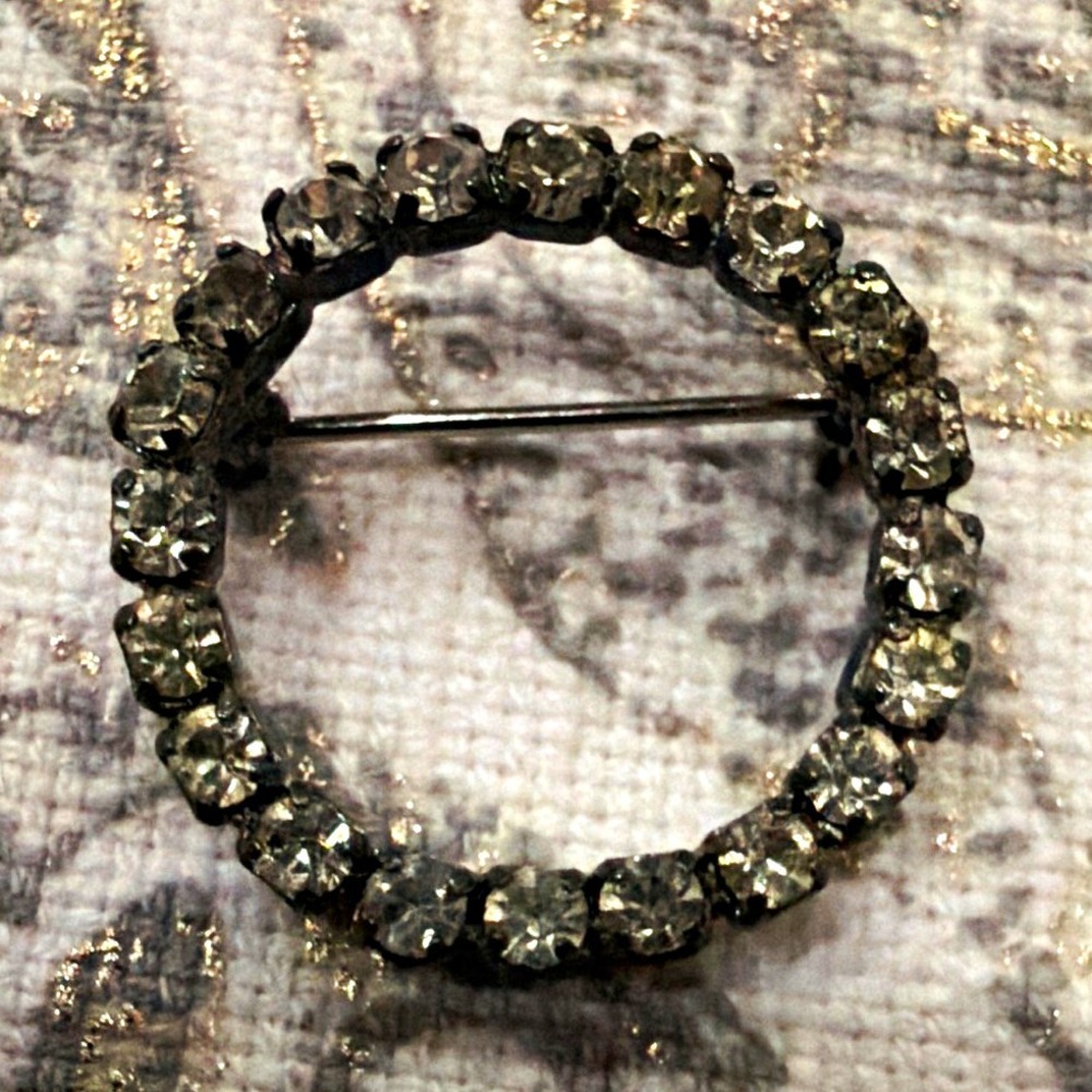 Silver Tone Round Circle Brooch Pin, Gray Round Rhinestones, Metal
